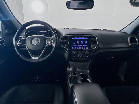 Used 2021 Jeep Grand Cherokee Laredo X image 27