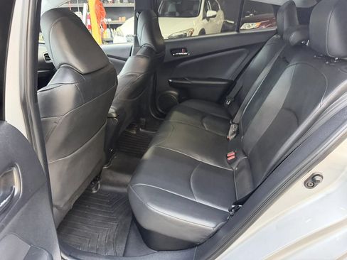 Used 2017 Toyota Prius Four w/ Premium Convenience Package FWD image 21