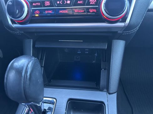 Used 2018 Subaru Outback 3.6R Touring w/ Popular Package #3 image 4