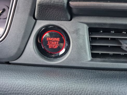 Used 2025 Honda Pilot TrailSport image 31