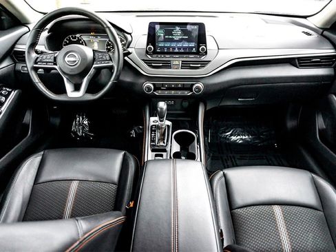 Used 2025 Nissan Altima 2.5 SR image 29