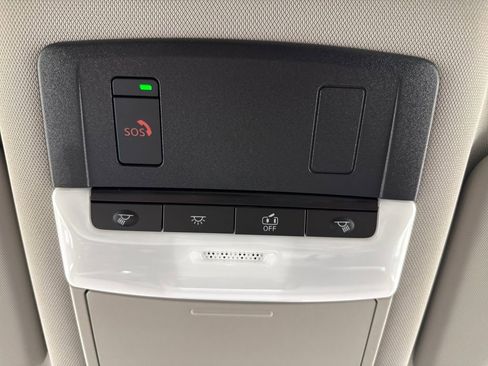 Used 2023 Nissan Rogue SV image 34