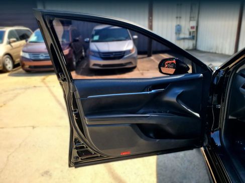 Used 2021 Toyota Camry SE FWD image 24