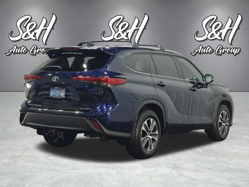 Used 2023 Toyota Highlander XLE AWD/4WD image 20