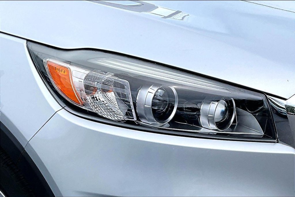 Used 2017 Kia Sorento AWD image 29
