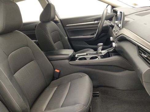 Used 2023 Nissan Altima 2.5 SV image 21