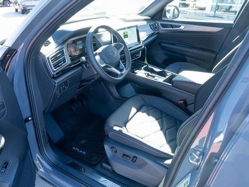 New 2026 Volkswagen Atlas Cross Sport SE FWD image 15