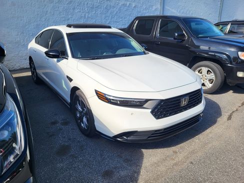 Used 2024 Honda Accord EX-L image 3