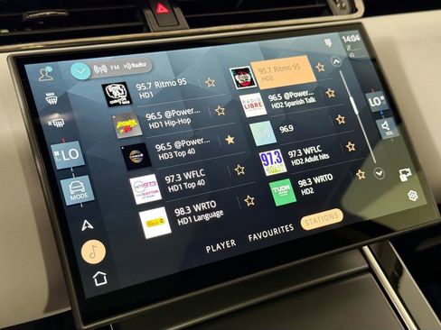 Used 2024 Land Rover Range Rover Evoque Dynamic SE AWD/4WD image 15