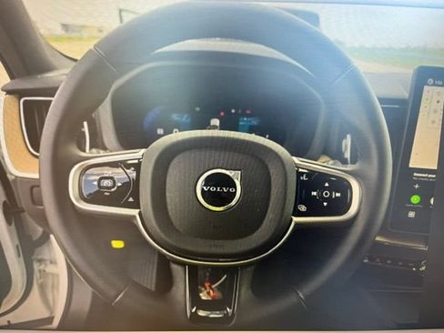Used 2026 Volvo XC60 B5 Plus AWD/4WD image 4