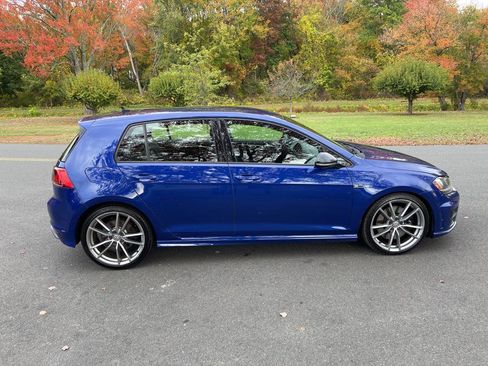 Used 2017 Volkswagen Golf 4-Door image 32