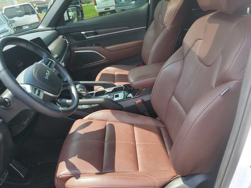 Used 2024 Kia Telluride SX w/ Towing Package AWD/4WD image 17