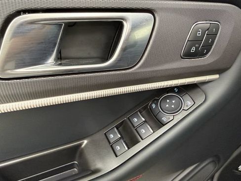 Used 2025 Ford Explorer ST RWD image 28