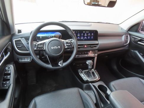 Certified 2024 Kia Seltos EX image 4