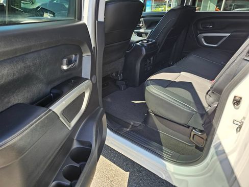 Used 2019 Nissan Titan PRO-4X w/ Pro-4x Utility Package AWD/4WD image 18
