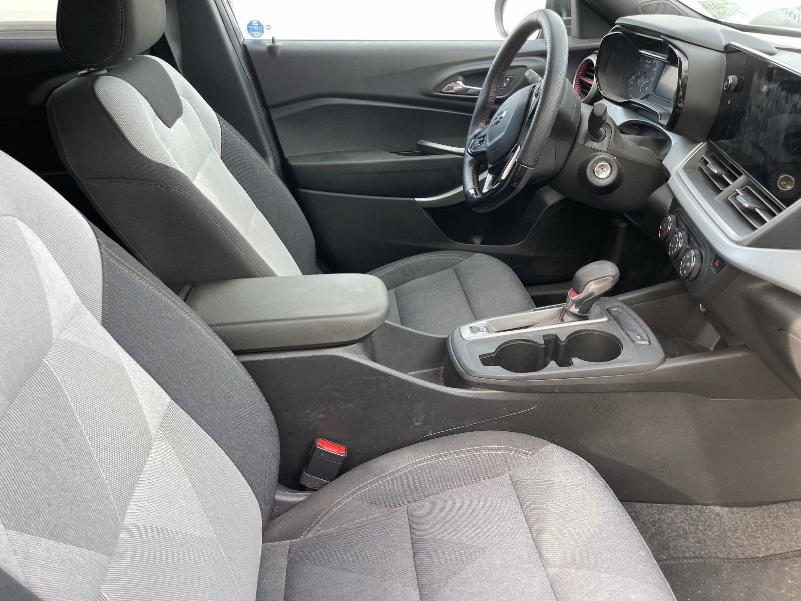 Used 2024 Chevrolet Trax RS w/ Driver Confidence Package FWD image 5