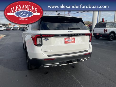 New 2026 Ford Explorer Active w/ Active Comfort Package image 6