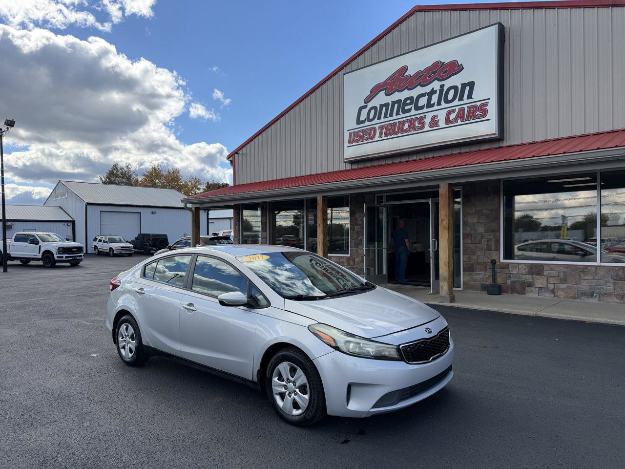 Used 2017 Kia Forte LX FWD image 1