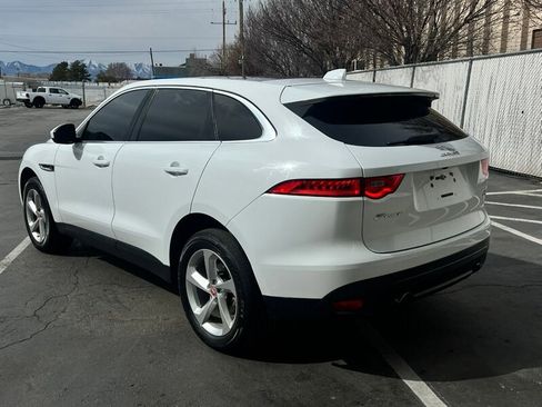 Used 2019 Jaguar F-PACE image 5
