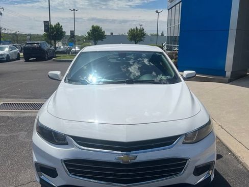 Certified 2018 Chevrolet Malibu LT w/ Leather Package FWD image 9