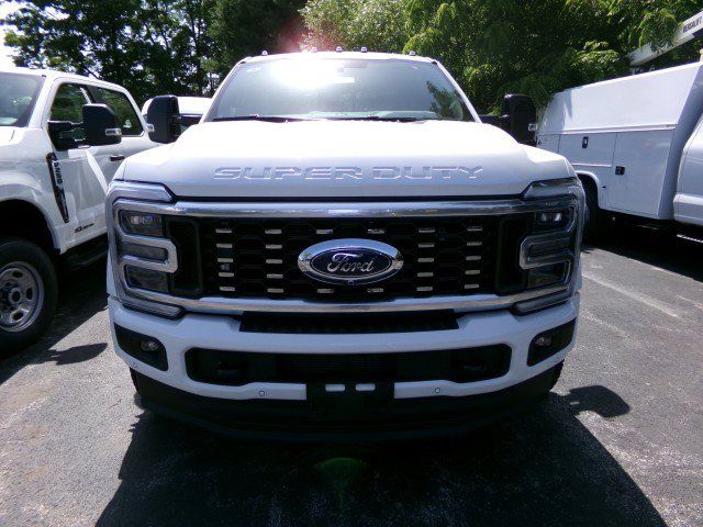 New 2026 Ford F450 Platinum w/ FX4 Off-Road Package AWD/4WD image 2