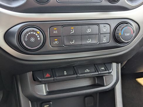 Used 2018 Chevrolet Colorado LT w/ LT Convenience Package AWD/4WD image 26