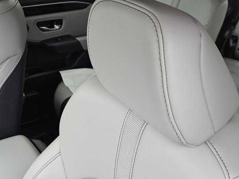 Used 2025 Honda Pilot EX-L image 13