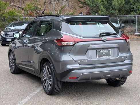 Used 2024 Nissan Kicks SR FWD image 7