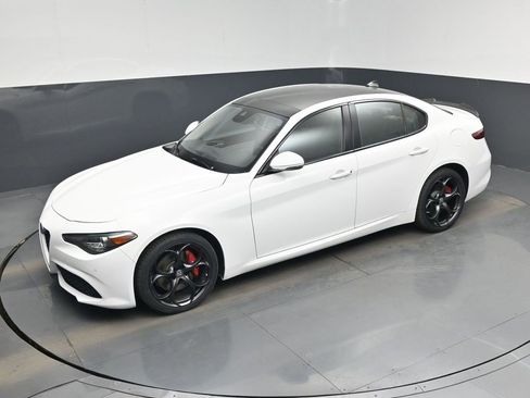 Used 2018 Alfa Romeo Giulia Ti Sport w/ Quick Order Package 22S Sport image 40