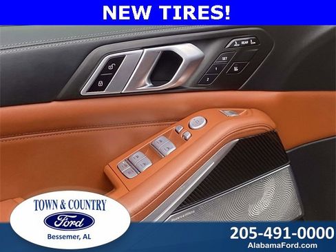 Used 2023 BMW X7 M60i image 14