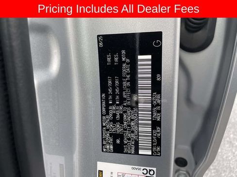 Used 2025 Toyota 4Runner SR5 AWD/4WD image 36