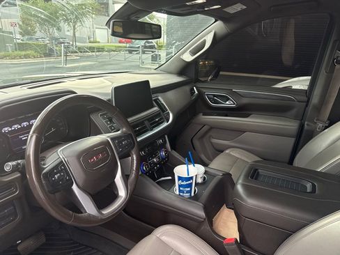 Used 2021 GMC Yukon SLT w/ Rear Media and Nav Package RWD image 4