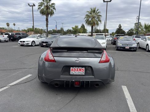 Used 2014 Nissan 370Z Touring w/ Sport Package RWD image 5