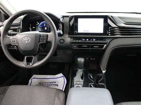 Used 2025 Toyota Camry LE FWD image 9