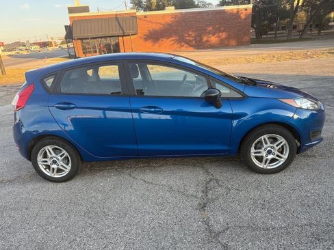 Used 2018 Ford Fiesta SE image 5