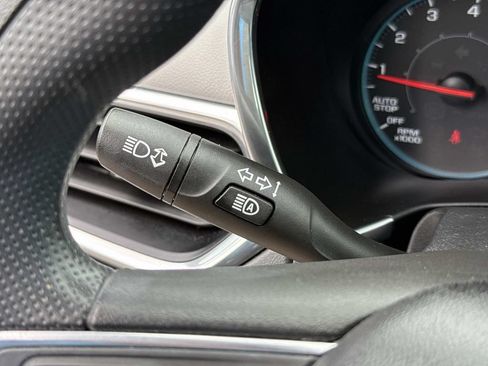 Used 2020 Chevrolet Equinox LS FWD image 39