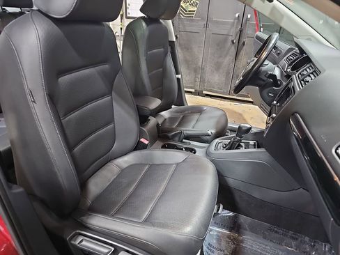 Used 2016 Volkswagen Jetta SEL w/ Lighting Package image 10