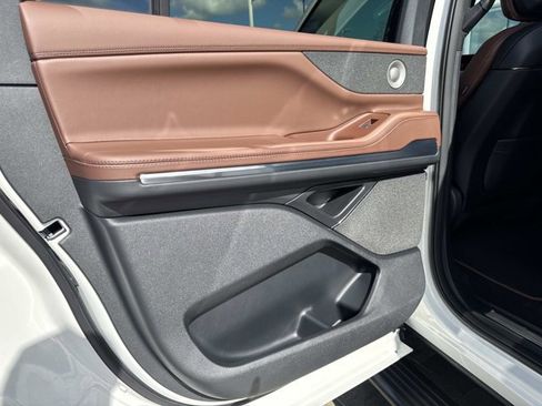 New 2026 Lincoln Navigator L Reserve image 15