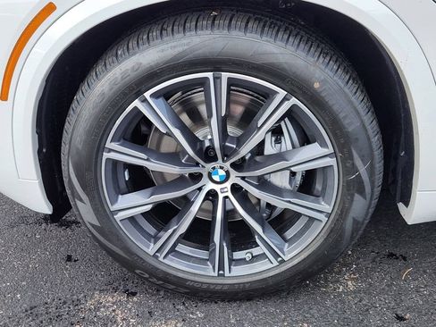 Used 2026 BMW X5 xDrive50e w/ M Sport Package AWD/4WD image 7