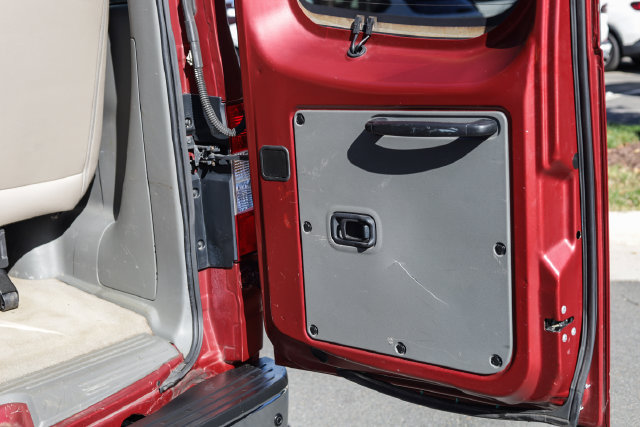 Used 2016 Nissan NV 3500 SL RWD image 24