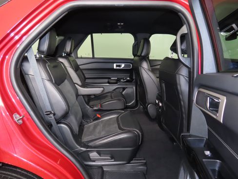 Used 2023 Ford Explorer ST image 35