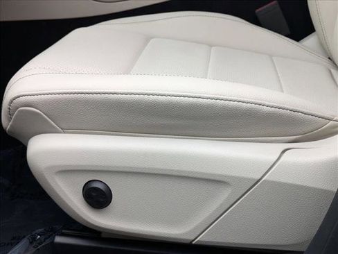 Used 2025 Mercedes-Benz GLE 450 4MATIC image 4