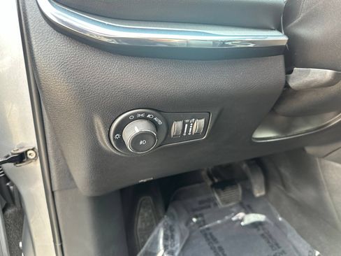 Used 2022 Jeep Compass High Altitude AWD/4WD image 14