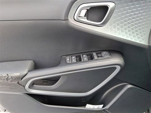 New 2025 Kia Soul LX w/ LX Technology Package image 8