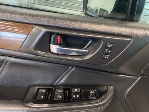 Used 2018 Subaru Outback 2.5i Limited AWD/4WD image 28