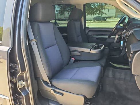 Used 2010 Chevrolet Silverado 1500 LT w/ Texas Edition RWD image 18