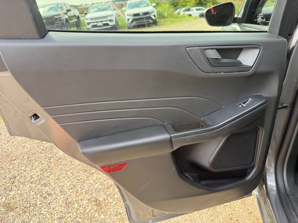 Used 2025 Ford Escape Active AWD/4WD image 32