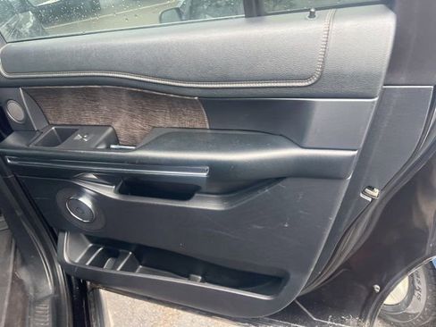 Used 2019 Ford Expedition Max Limited image 19