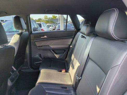 Certified 2021 Volkswagen Atlas Cross Sport SE FWD image 4