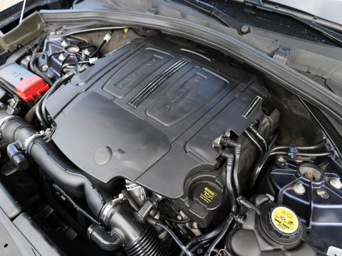 Used 2018 Jaguar F-PACE Prestige image 57